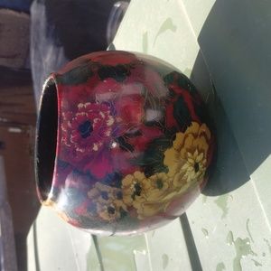 Vintage round vase